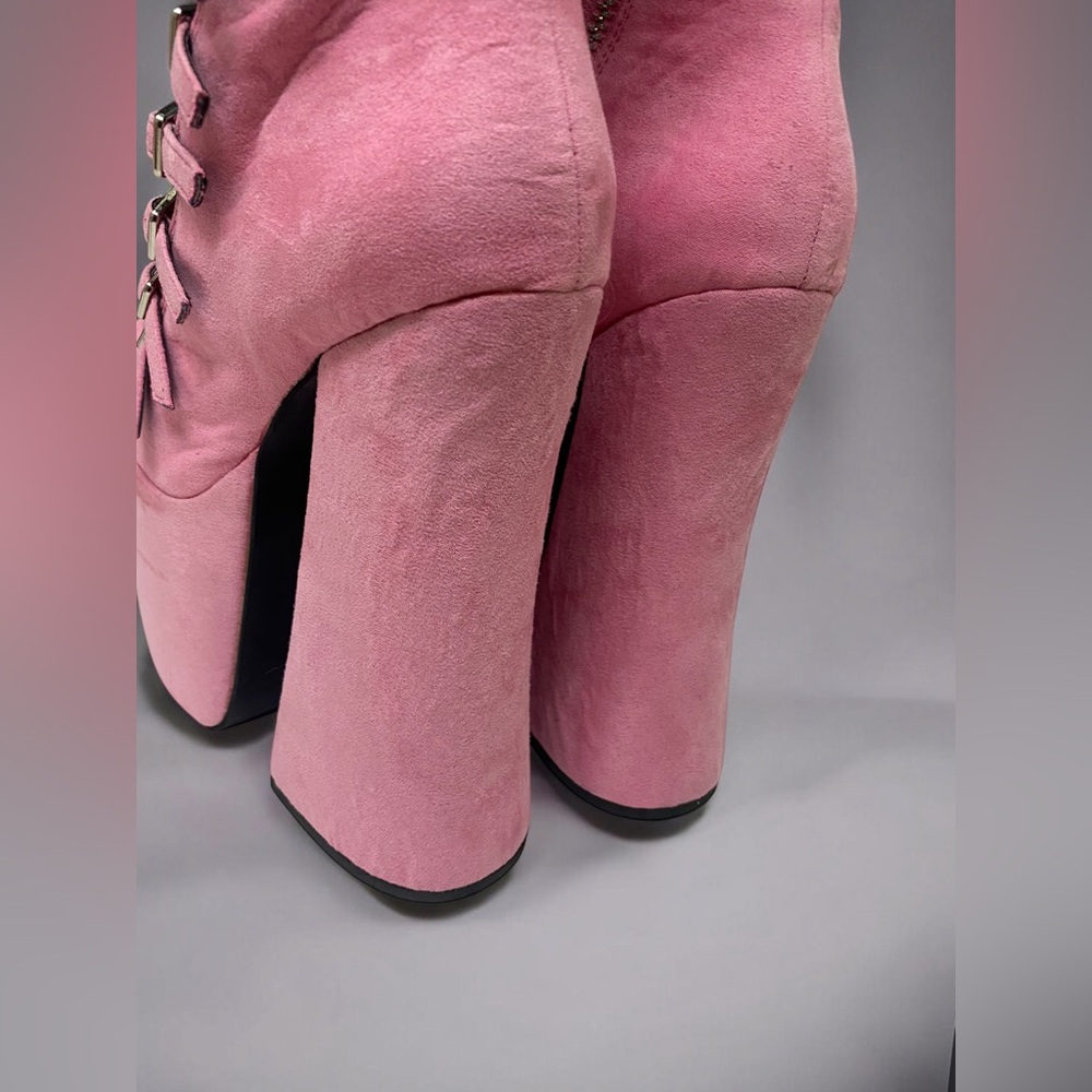 Current Mood “Transaction” Dusty Pink Platform Boots 💕 - Picture 15 of 16